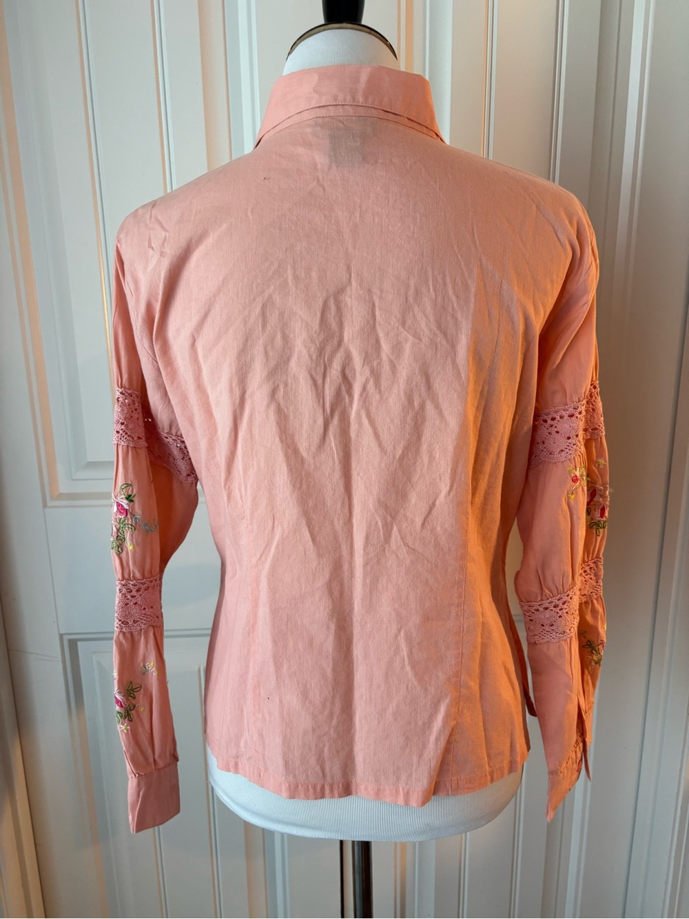Embroidered Pink Button-Front Women's Shirt - Picture 6 of 10